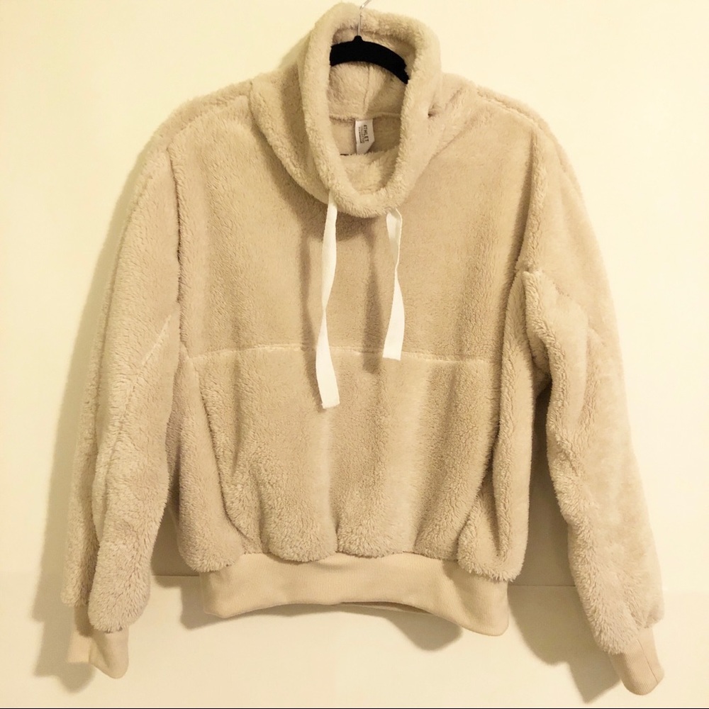 ⭐️Athletic Collection Faux Fur Pullover Size S